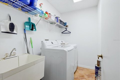 Villa ou maison à vendre à Sarasota, Floride: 2 chambres, 162.86 m2 № 2400185 - photo 25