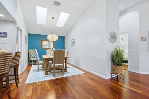 Villa ou maison à vendre à Sarasota, Floride: 2 chambres, 162.86 m2 № 2400185 - photo 12