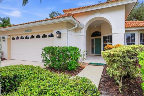 Villa ou maison à vendre à Sarasota, Floride: 2 chambres, 162.86 m2 № 2400185 - photo 2