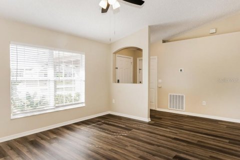 Villa ou maison à louer à Deltona, Floride: 3 chambres, 113.71 m2 № 2406967 - photo 5