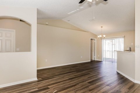 Villa ou maison à louer à Deltona, Floride: 3 chambres, 113.71 m2 № 2406967 - photo 4