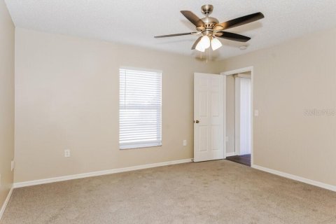 Villa ou maison à louer à Deltona, Floride: 3 chambres, 113.71 m2 № 2406967 - photo 10