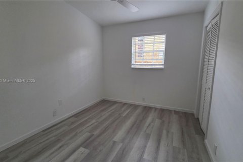 Villa ou maison à louer à Miami, Floride: 3 chambres, 93.65 m2 № 1925564 - photo 8