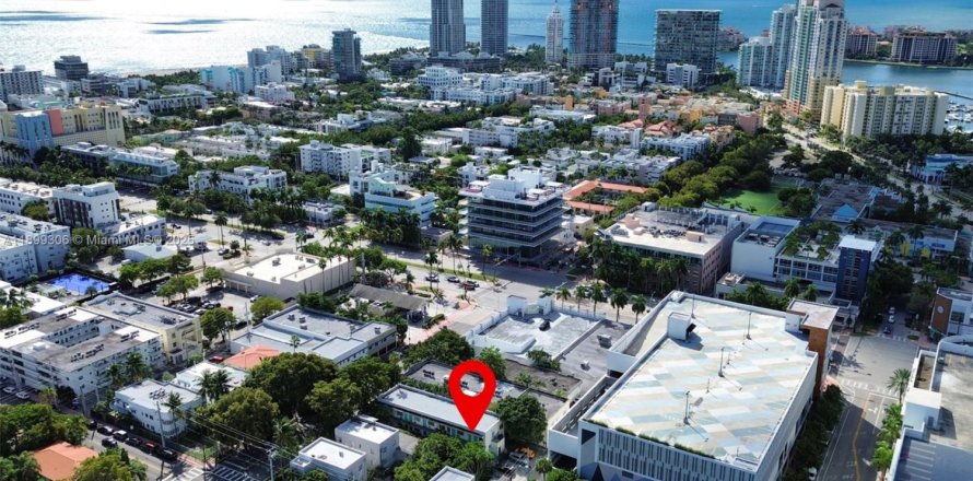 Кондоминиум с 1 спальней в Майами-Бич, Флорида № 1951206