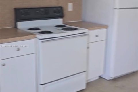 Appartement à louer à Homestead, Floride: 1 chambre, 290.78 m2 № 2060710 - photo 2