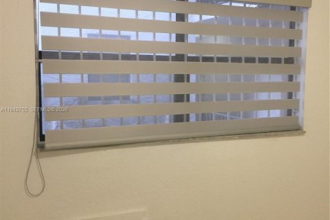 Снять в аренду кондоминиум в Майами, Флорида 2 спальни, 71.44м2, № 2002501 - фото 6