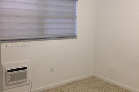 Снять в аренду кондоминиум в Майами, Флорида 2 спальни, 71.44м2, № 2002501 - фото 9