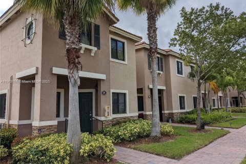 Adosado en Cutler Bay, Florida 3 dormitorios, 128.48 m2 № 1954563