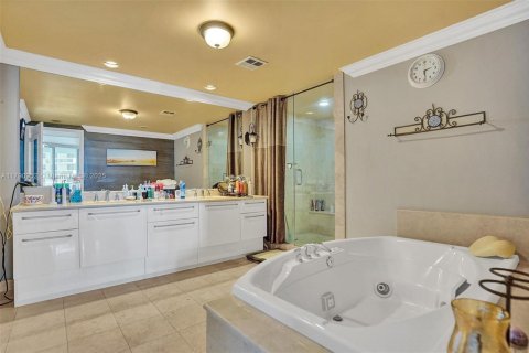 Condominio en venta en Hollywood, Florida, 2 dormitorios, 161 m2 № 1978726 - foto 10