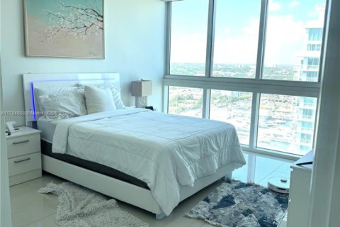 Condo in Miami, Florida, 2 bedrooms  № 1868049 - photo 4