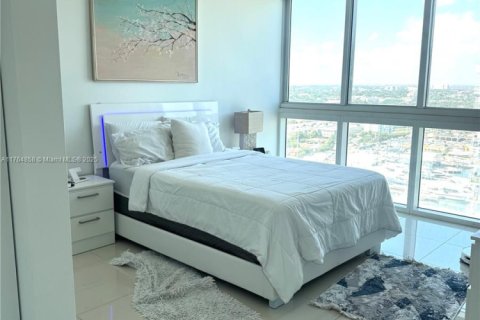 Condo in Miami, Florida, 2 bedrooms  № 1868049 - photo 5