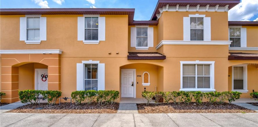 Adosado en Kissimmee, Florida 4 dormitorios, 133.78 m2 № 2157272