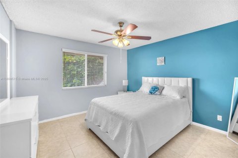 Condo in Plantation, Florida, 3 bedrooms  № 1747852 - photo 19