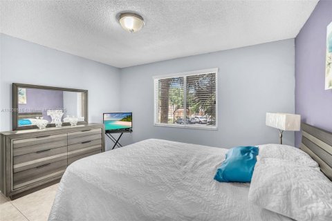 Condo in Plantation, Florida, 3 bedrooms  № 1747852 - photo 22