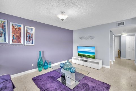 Condo in Plantation, Florida, 3 bedrooms  № 1747852 - photo 30