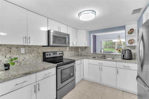 Condo in Plantation, Florida, 3 bedrooms  № 1747852 - photo 1