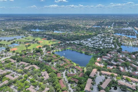 Condo in Plantation, Florida, 3 bedrooms  № 1747852 - photo 16