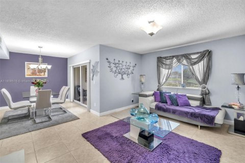 Condo in Plantation, Florida, 3 bedrooms  № 1747852 - photo 4