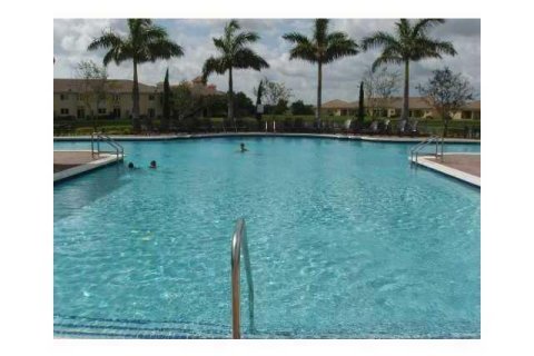 Adosado en alquiler en Homestead, Florida, 3 dormitorios, 108.6 m2 № 2085386 - foto 3