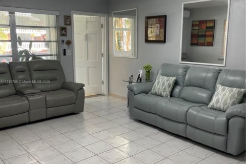 Condominio en venta en Hallandale Beach, Florida, 1 dormitorio, 68.38 m2 № 1980482 - foto 8