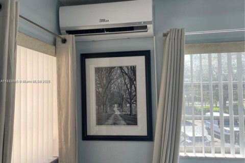 Condominio en venta en Hallandale Beach, Florida, 1 dormitorio, 68.38 m2 № 1980482 - foto 12