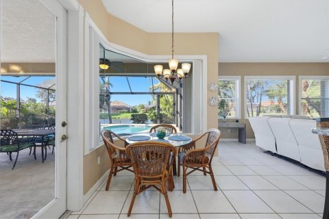 House in Port Charlotte, Florida 3 bedrooms, 195.75 sq.m. № 2396251 - photo 18