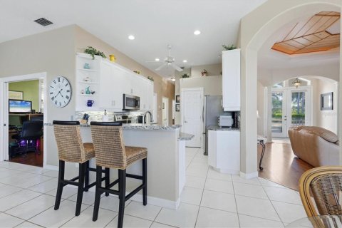 House in Port Charlotte, Florida 3 bedrooms, 195.75 sq.m. № 2396251 - photo 15