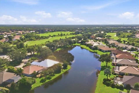House in Port Charlotte, Florida 3 bedrooms, 195.75 sq.m. № 2396251 - photo 3