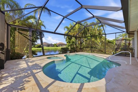House in Port Charlotte, Florida 3 bedrooms, 195.75 sq.m. № 2396251 - photo 7