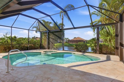 House in Port Charlotte, Florida 3 bedrooms, 195.75 sq.m. № 2396251 - photo 4