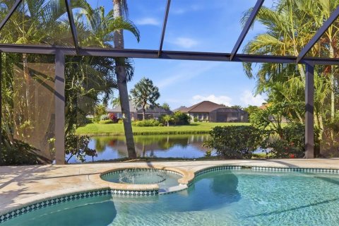 House in Port Charlotte, Florida 3 bedrooms, 195.75 sq.m. № 2396251 - photo 6