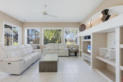 House in Port Charlotte, Florida 3 bedrooms, 195.75 sq.m. № 2396251 - photo 19
