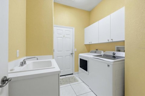 House in Port Charlotte, Florida 3 bedrooms, 195.75 sq.m. № 2396251 - photo 29