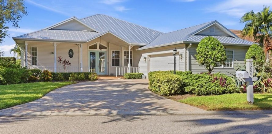 House in Port Charlotte, Florida 3 bedrooms, 195.75 sq.m. № 2396251