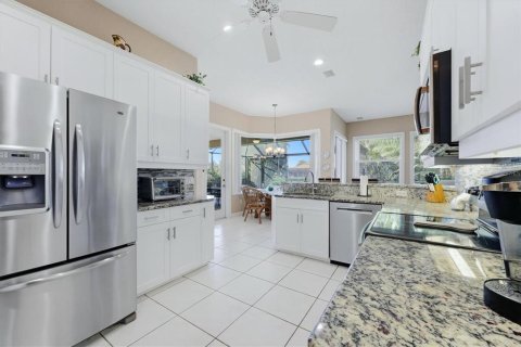 House in Port Charlotte, Florida 3 bedrooms, 195.75 sq.m. № 2396251 - photo 17