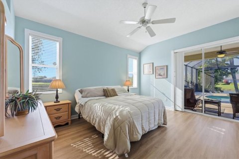 House in Port Charlotte, Florida 3 bedrooms, 195.75 sq.m. № 2396251 - photo 21