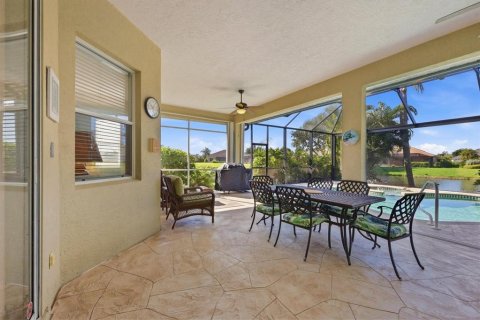 House in Port Charlotte, Florida 3 bedrooms, 195.75 sq.m. № 2396251 - photo 10