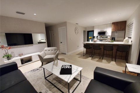 Villa ou maison à louer à Miami, Floride: 3 chambres, 100.33 m2 № 1931402 - photo 10