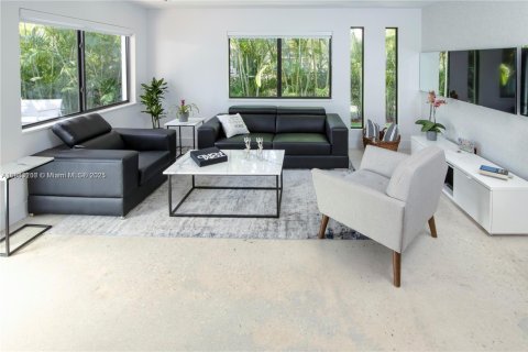 Villa ou maison à louer à Miami, Floride: 3 chambres, 100.33 m2 № 1931402 - photo 13