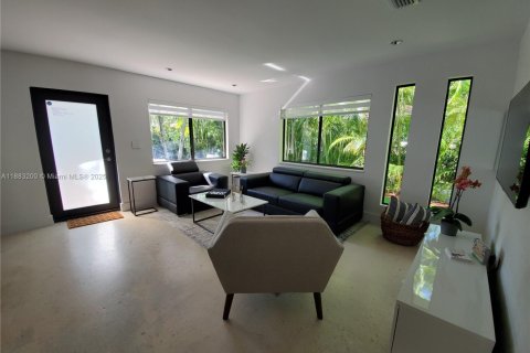 Villa ou maison à louer à Miami, Floride: 3 chambres, 100.33 m2 № 1931402 - photo 14