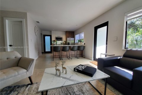 Villa ou maison à louer à Miami, Floride: 3 chambres, 100.33 m2 № 1931402 - photo 8