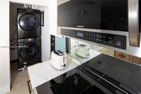 Villa ou maison à louer à Miami, Floride: 3 chambres, 100.33 m2 № 1931402 - photo 20