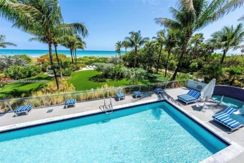 Condo in Surfside, Florida, 3 bedrooms  № 1994519 - photo 25