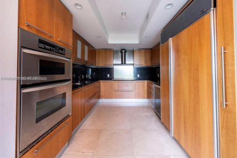 Condo in Surfside, Florida, 3 bedrooms  № 1994519 - photo 8