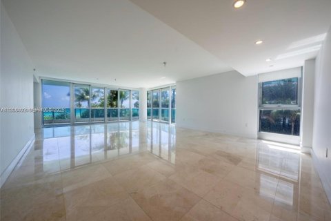 Condo in Surfside, Florida, 3 bedrooms  № 1994519 - photo 4