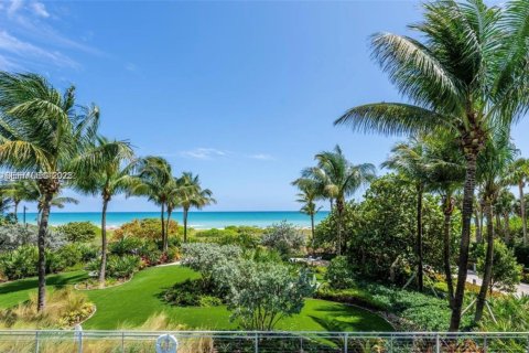 Condo in Surfside, Florida, 3 bedrooms  № 1994519 - photo 23