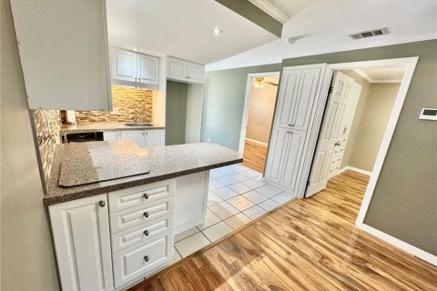 Condominio en venta en Clermont, Florida, 2 dormitorios, 57.6 m2 № 1643237 - foto 11