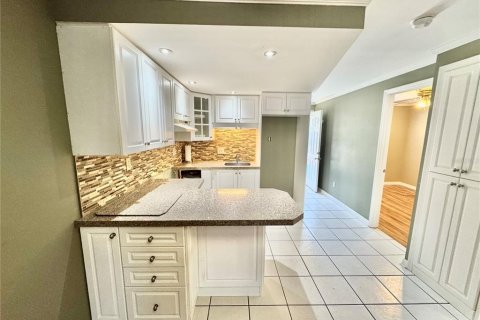Condominio en venta en Clermont, Florida, 2 dormitorios, 57.6 m2 № 1643237 - foto 13