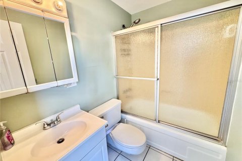 Condominio en venta en Clermont, Florida, 2 dormitorios, 57.6 m2 № 1643237 - foto 20