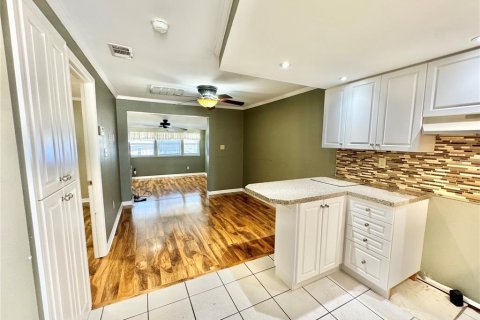 Condominio en venta en Clermont, Florida, 2 dormitorios, 57.6 m2 № 1643237 - foto 5